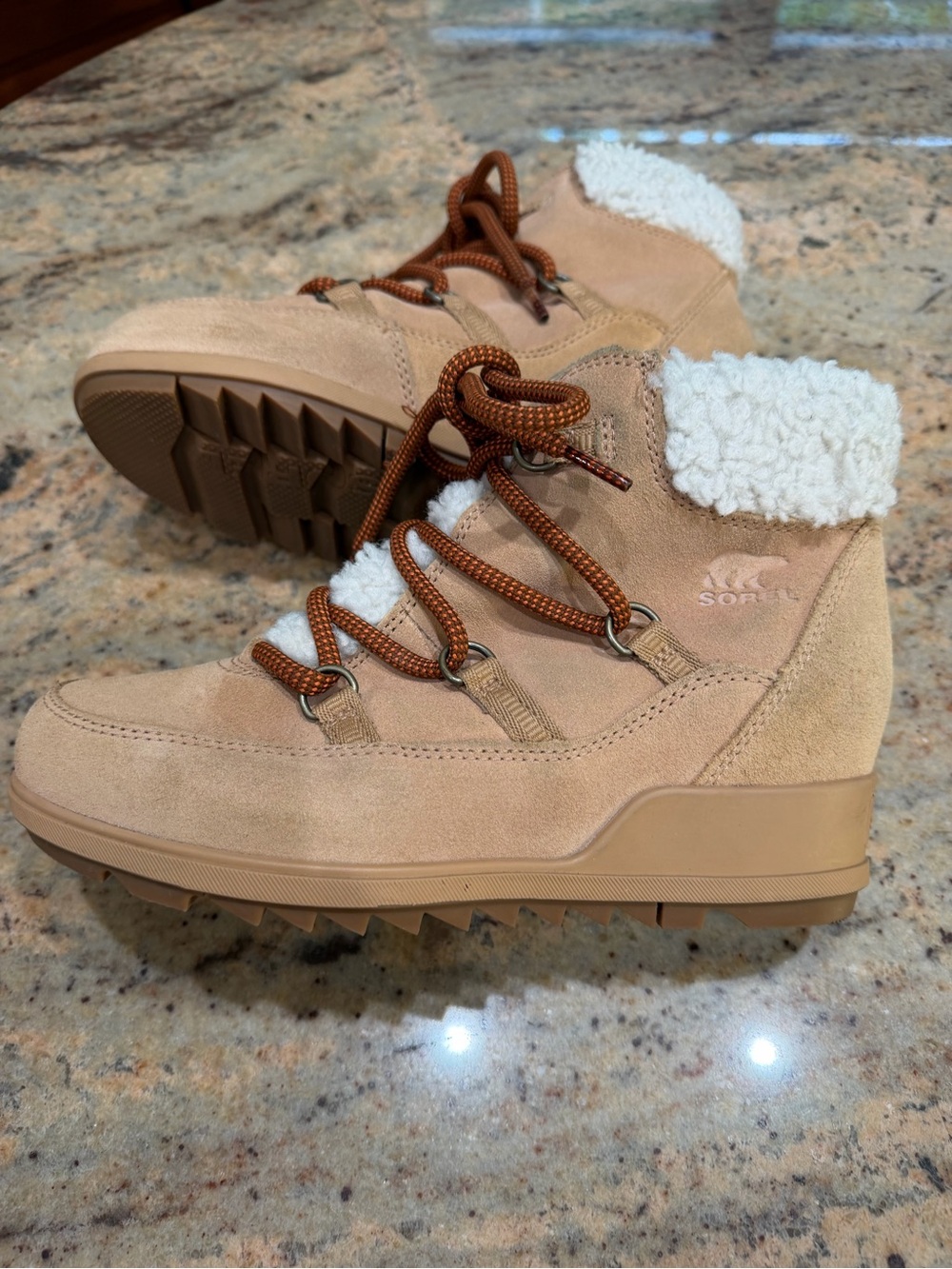 Sorel Women's Tan Suede Shearling Collar Lace-Up Winter Boots Size 8 - Picture 3 of 10